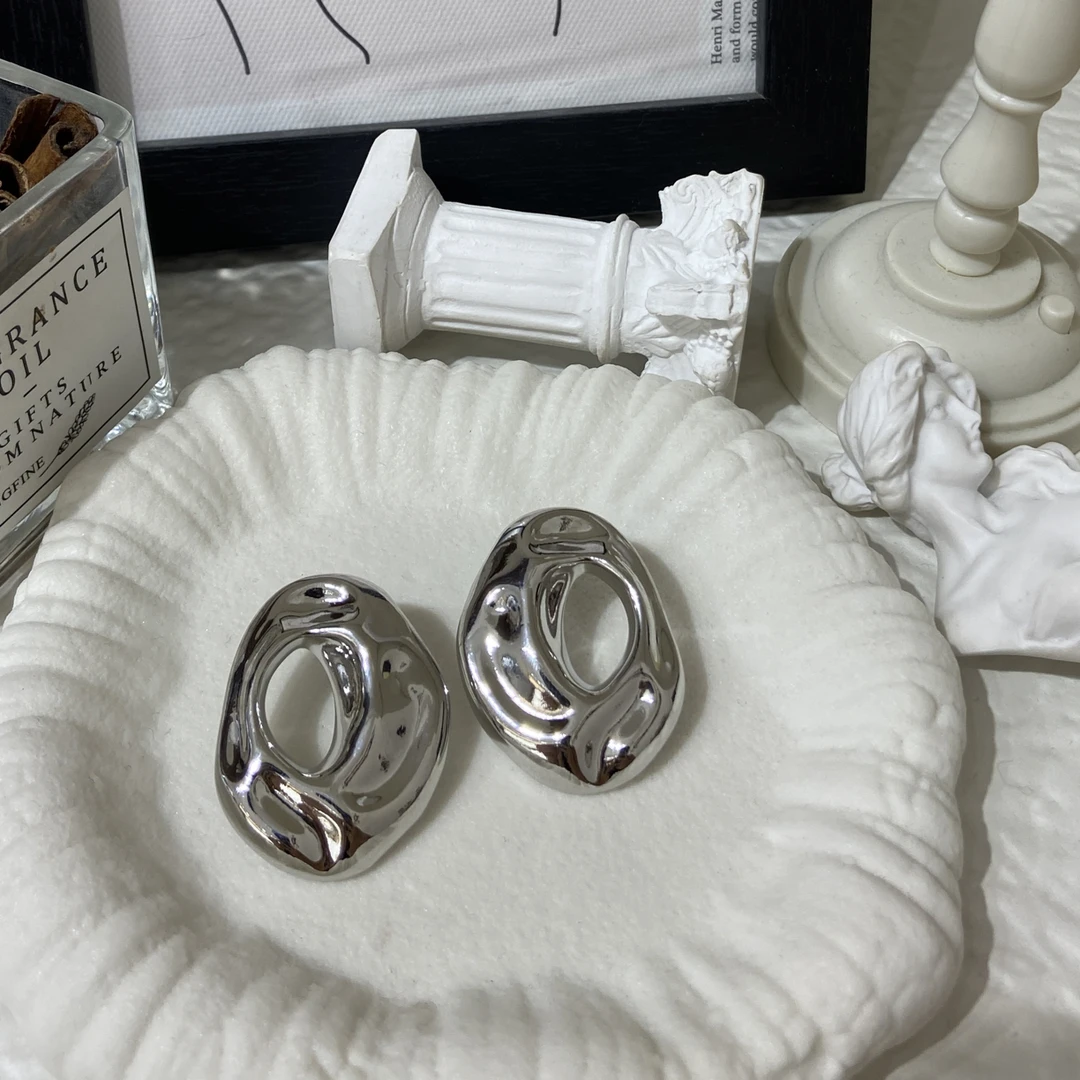 钛钢耳饰 钛钢耳饰 LARVINA法式银色耳环