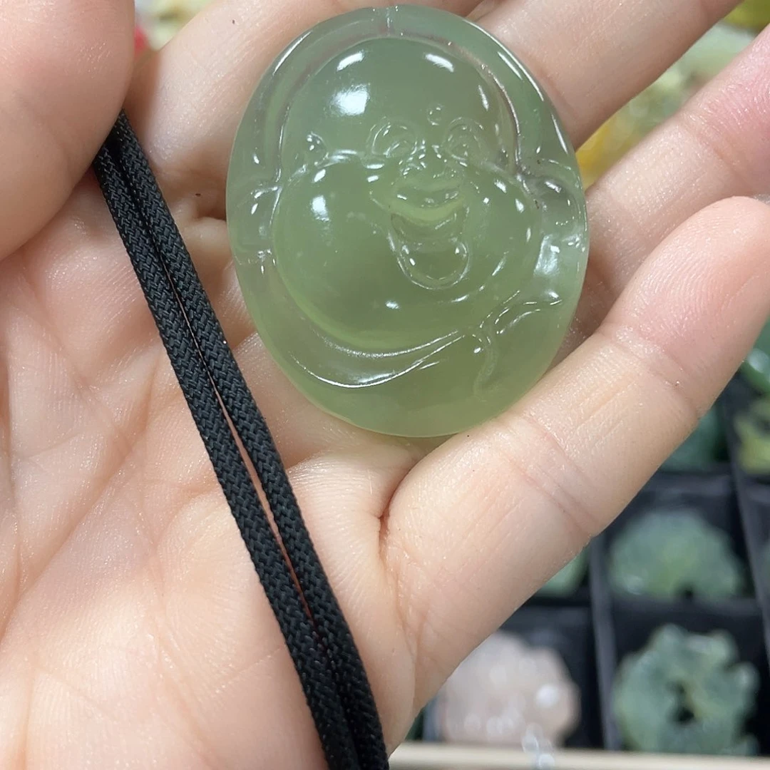 蛇纹石玉颈饰未镶嵌心***处