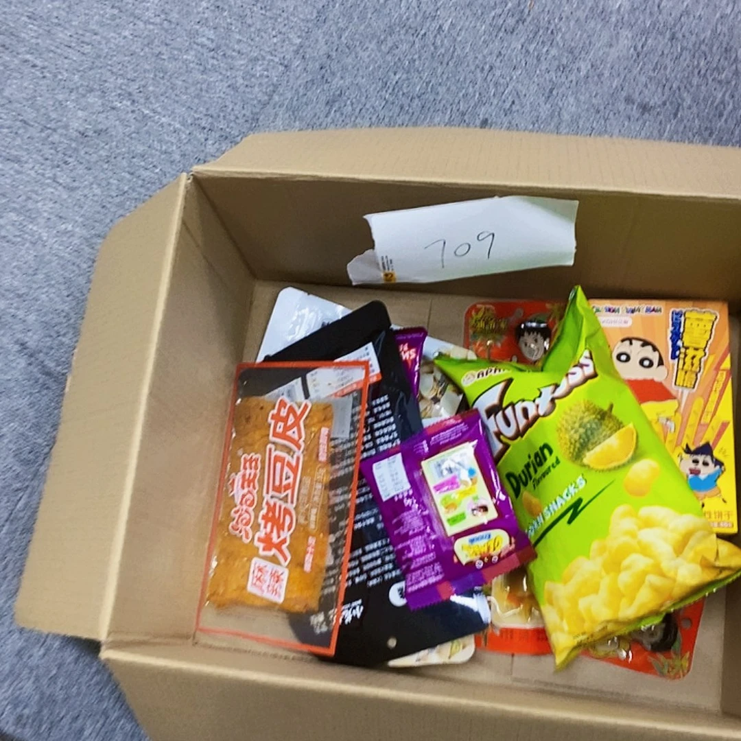 l***e709 美味零食大礼包.