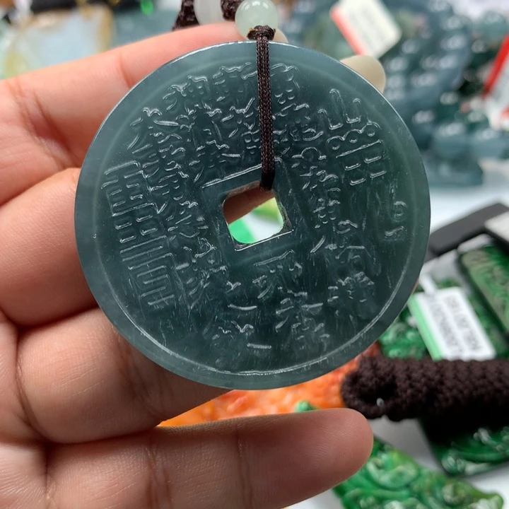 翡翠颈饰未镶嵌保真天然A货翡翠