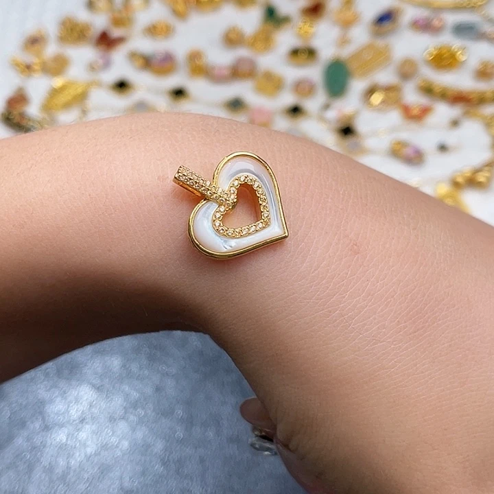 翡翠未镶嵌挂件黄金