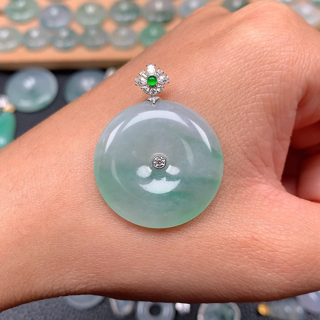 吊坠(赠链)18K金镶嵌翡翠