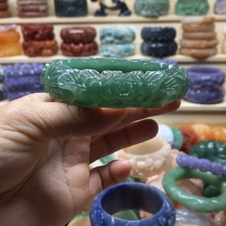 未镶嵌手镯石英质玉
