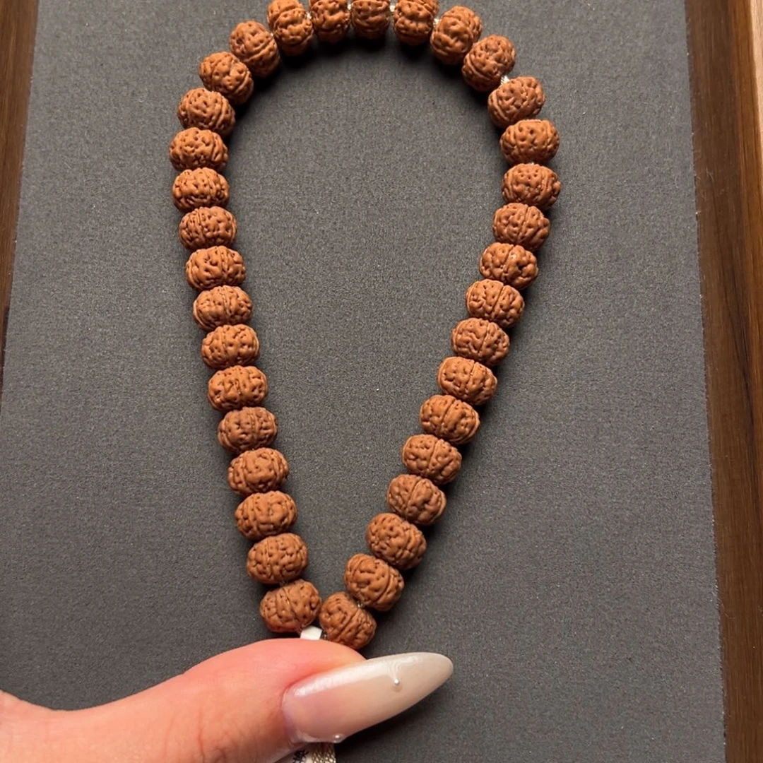 铿***族吊坠金刚菩提老树王手持LN