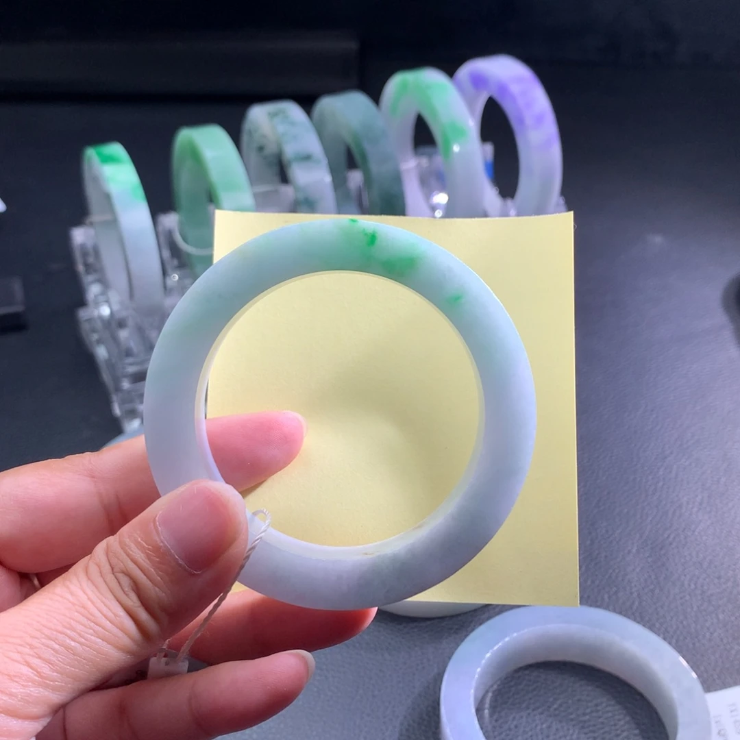 未镶嵌翡翠定制翡翠翡翠手镯