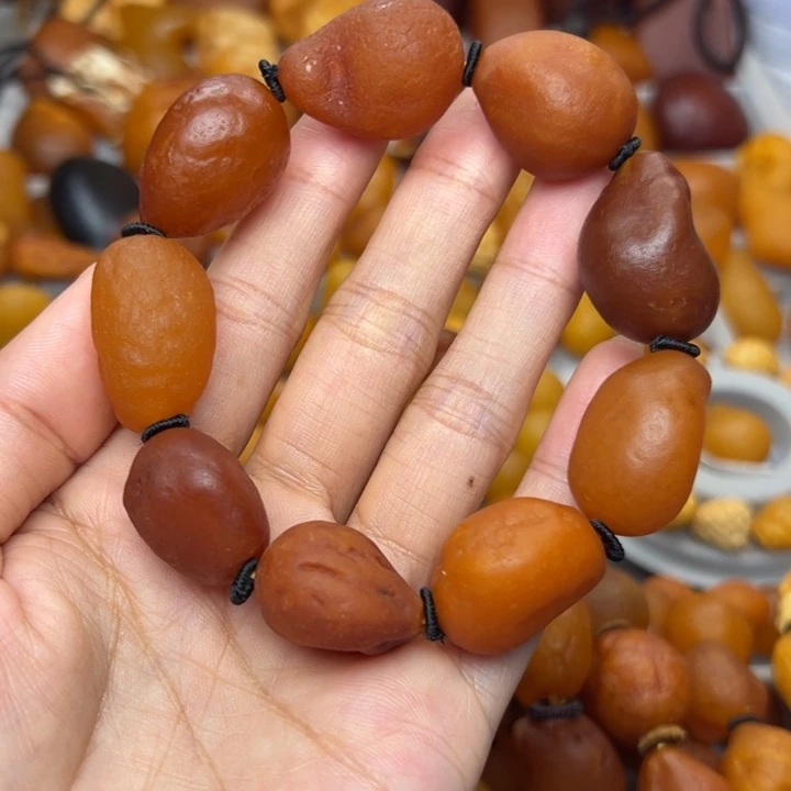 琥珀未镶嵌裸石天然蜜蜡