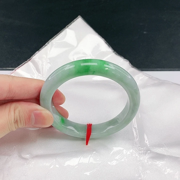 翡翠未镶嵌手镯圈56。50126