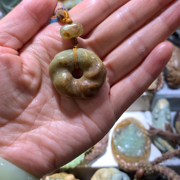 岫岩河磨玉（透闪石质玉）未镶嵌把件