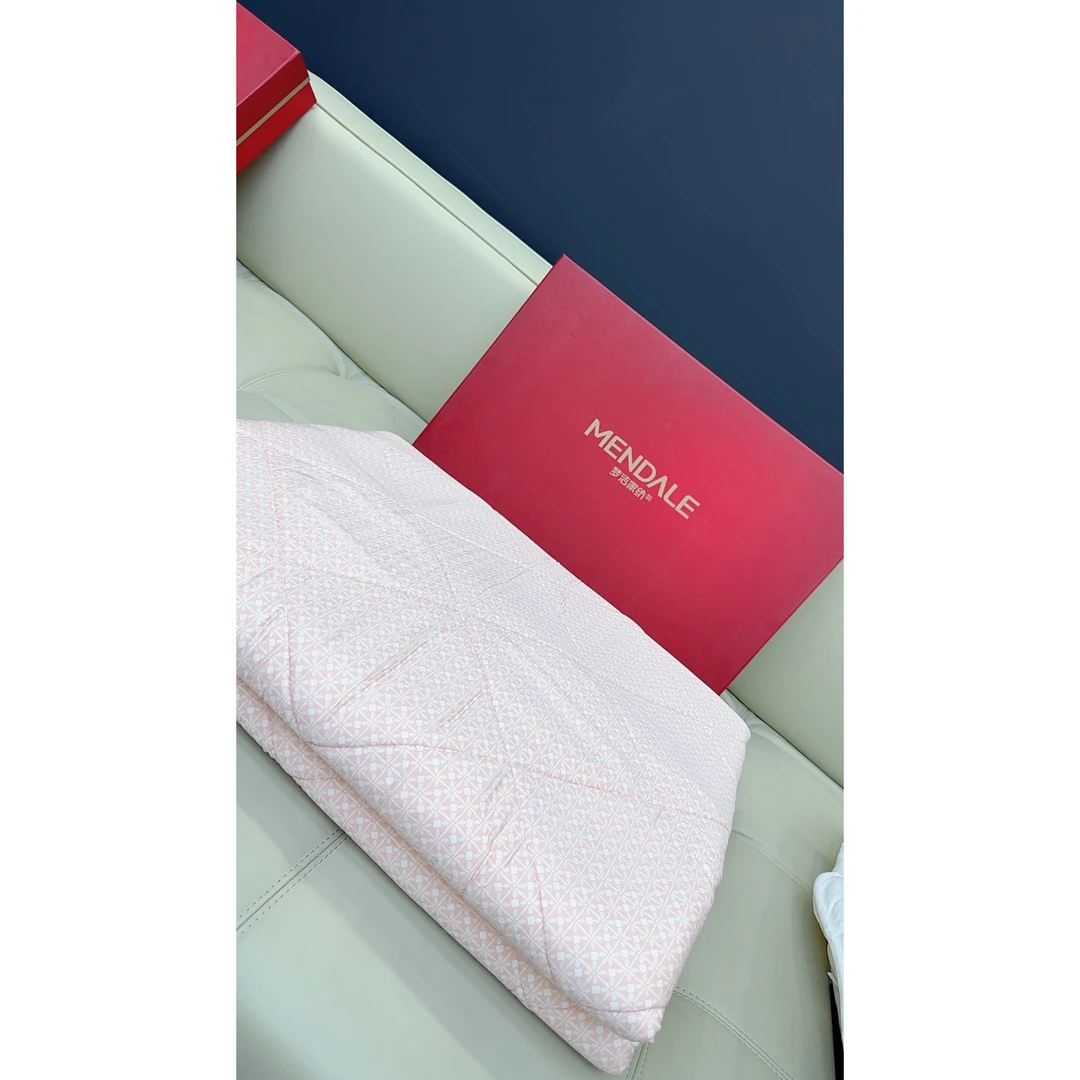 品牌原单-天-丝-乳-绗缝床垫【1.8m*2m】雅-兰—粉红—0936