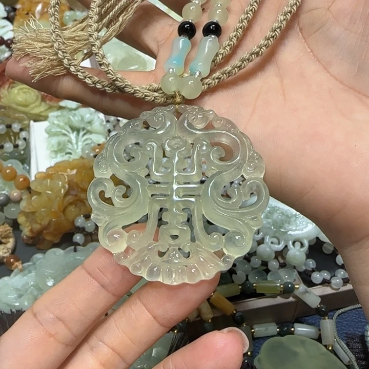 蛇纹石玉未镶嵌吊坠