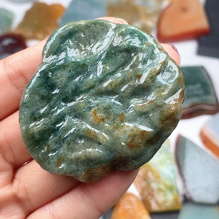 颈饰未镶嵌翡翠天然