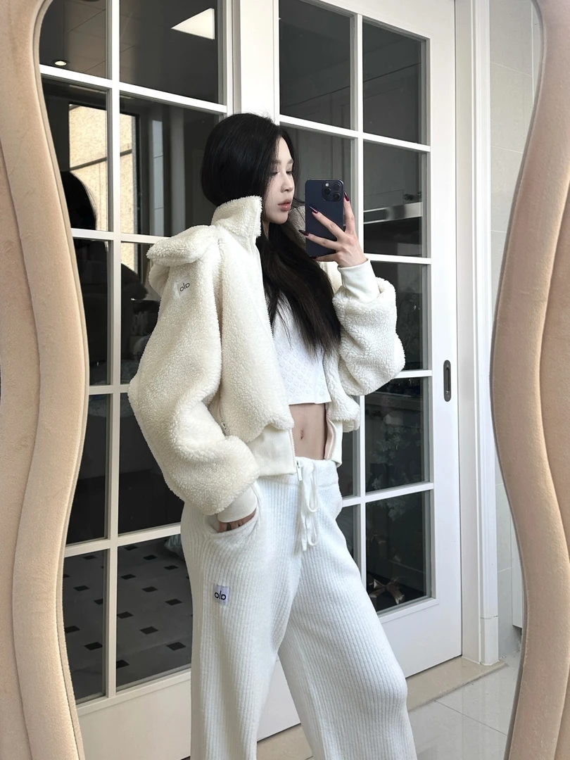 秋冬羊羔毛连帽短外套加绒加厚保暖运动休闲拉链夹克上衣