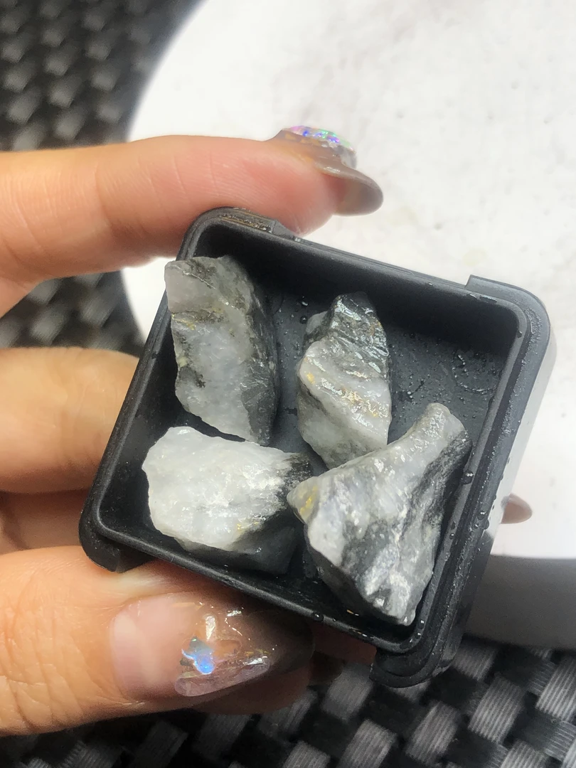 与你14g金达莱天然矿标
