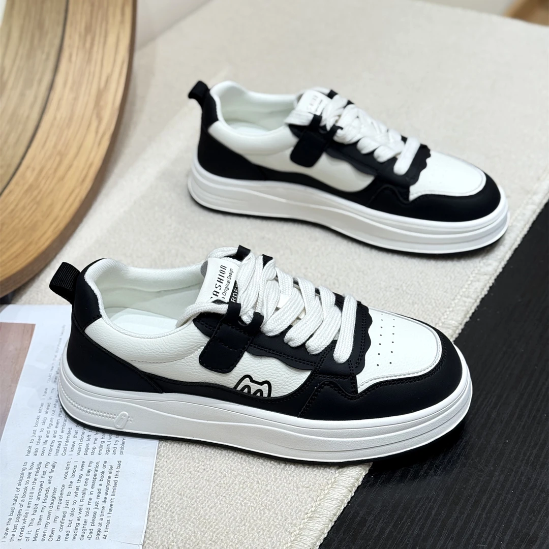 韩版小众时髦高级感熊猫板鞋女2025新款秋港风平底百搭洋气小白鞋