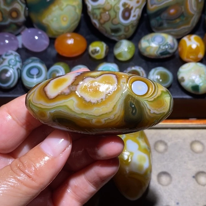 玛瑙/玉髓未镶嵌珠宝半成品