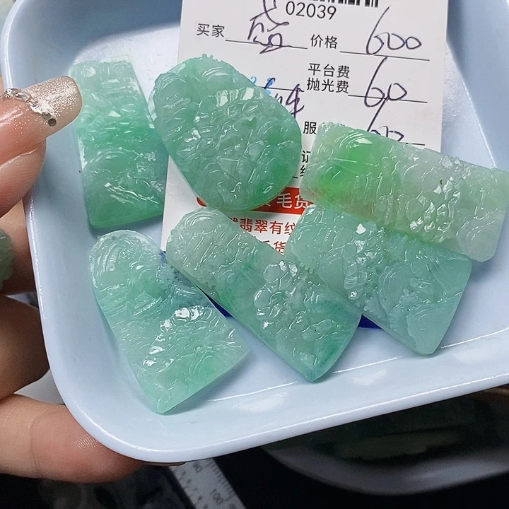 盛***哥定制翡翠未镶嵌天光墟翡翠市场现金代购