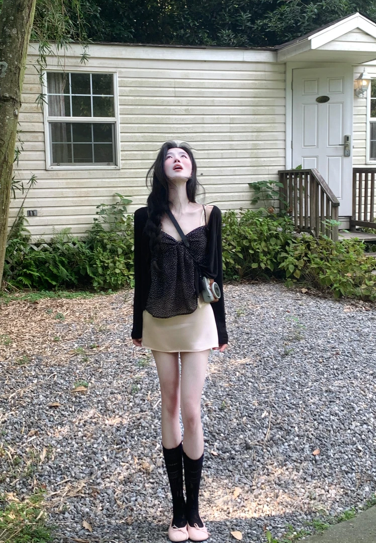 早秋新款韩系慵懒复古内搭百搭开衫外套休闲短裙轻奢高级小众女装