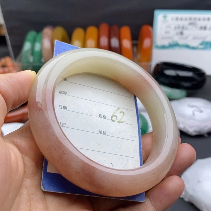未镶嵌手镯石英质玉
