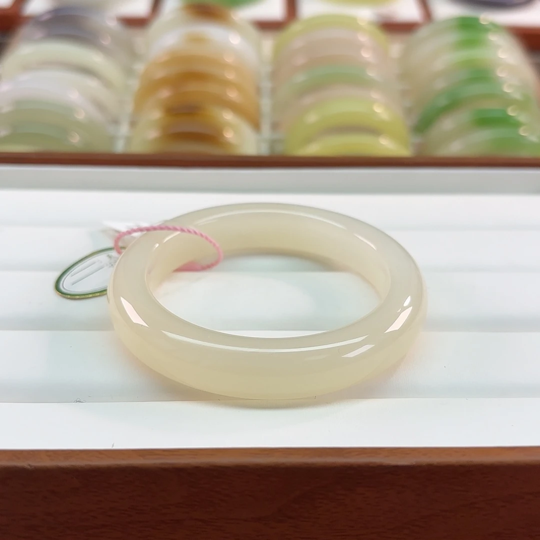 和田玉未镶嵌手镯【冰粉 底子细】