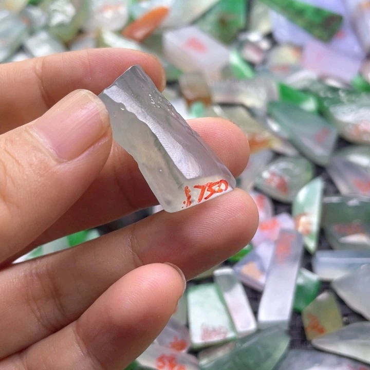 定制翡翠未镶嵌天然翡翠