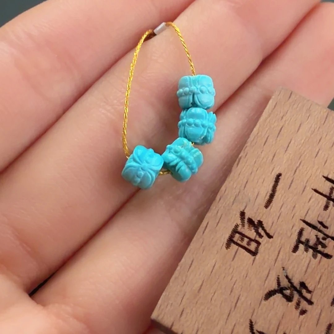 绿松石未镶嵌颈饰