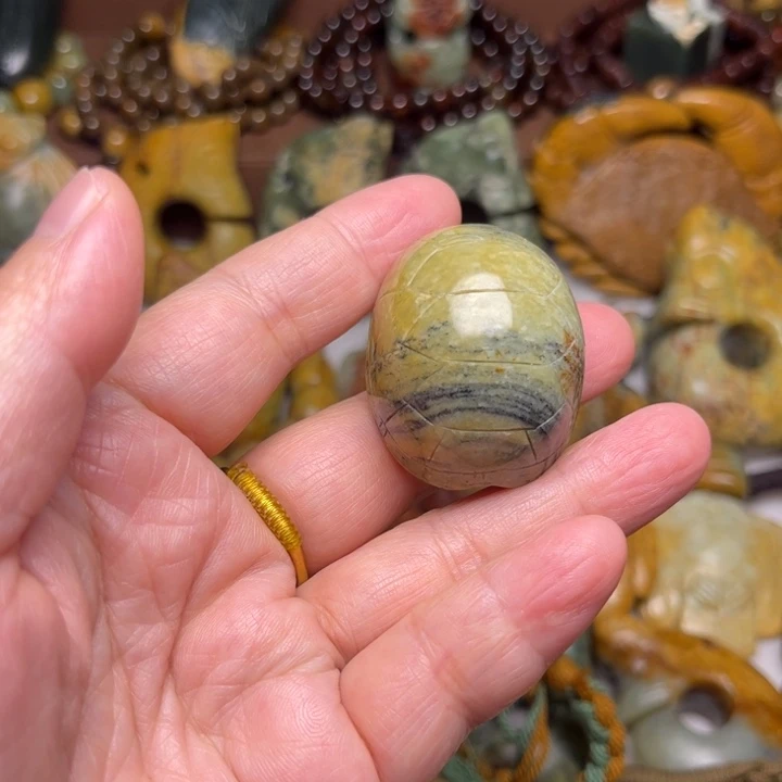 岫岩河磨玉（透闪石质玉）未镶嵌珠宝奇石