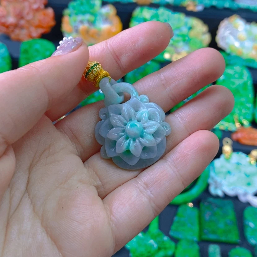 【闪购商品】翡翠未镶嵌颈饰吊坠