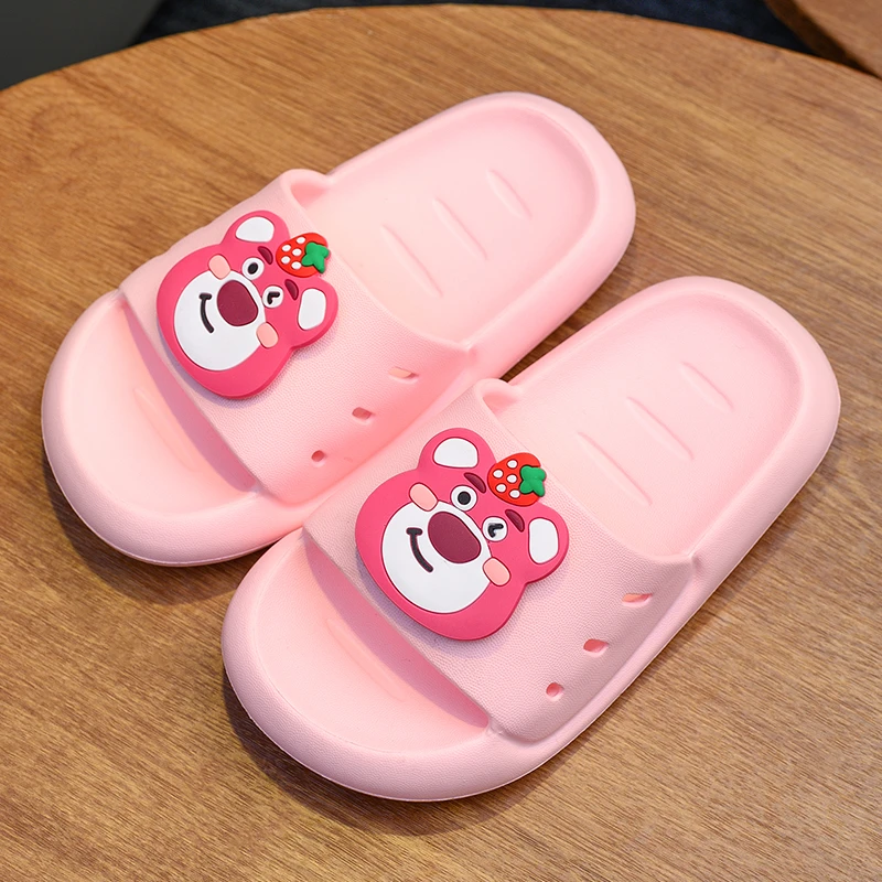 儿童防滑拖鞋草莓熊男女宝宝居家浴室舒适软底小学生外穿洗澡凉拖