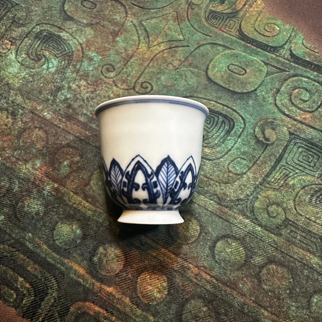 陶瓷手绘青莲茶杯复古白瓷主人杯聚香小杯