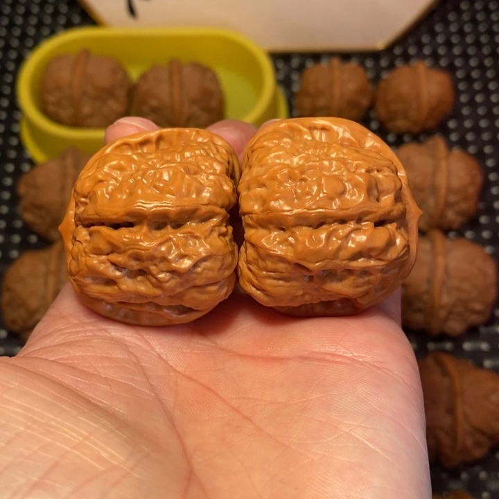 把件文玩核桃一线天开背肌肉蛙