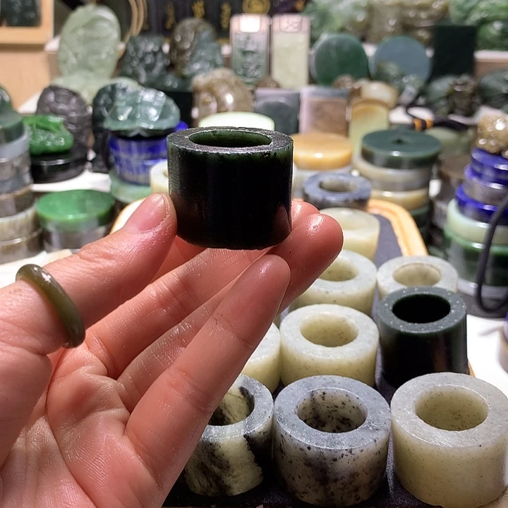 和田玉未镶嵌珠宝半成品