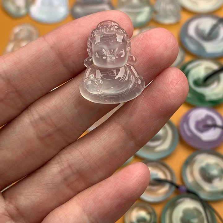 颈饰未镶嵌翡翠…..