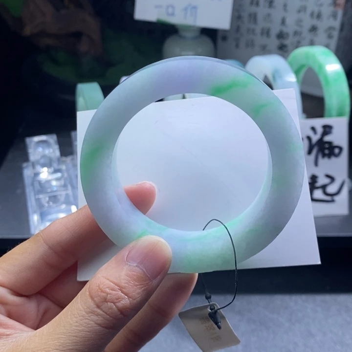 定制翡翠未镶嵌手镯