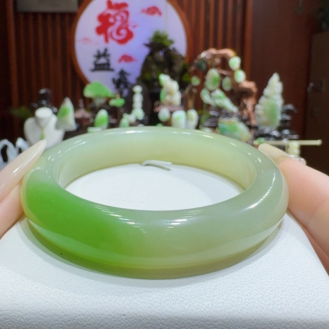 未镶嵌手镯和田玉（翠青玉）翠青5556