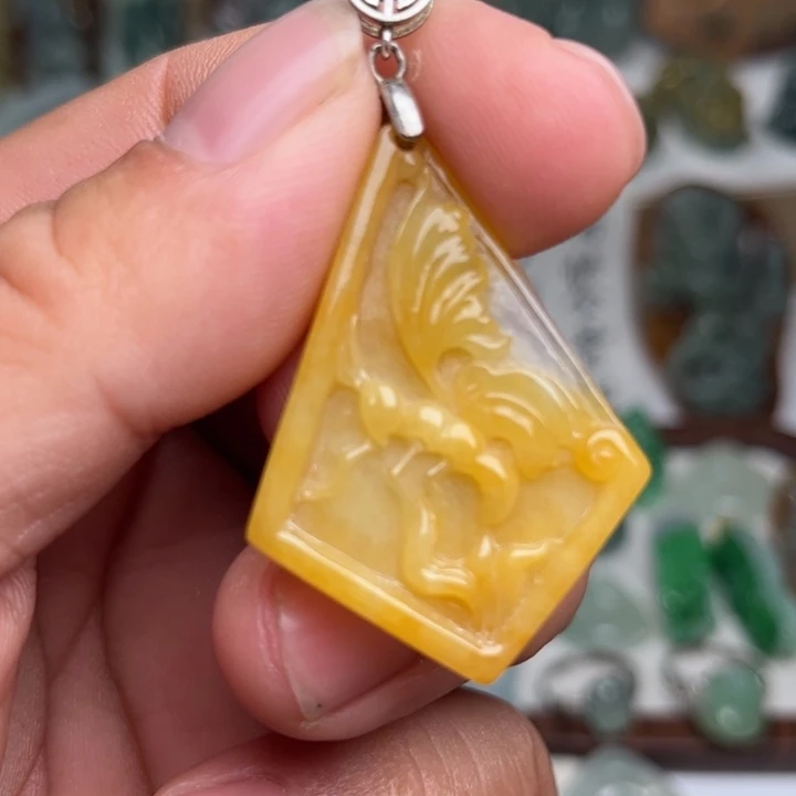 颈饰未镶嵌翡翠蝴蝶