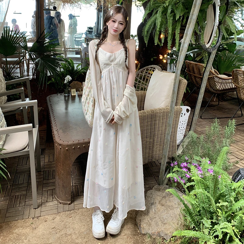 海边度假v领碎花吊带大码女装连衣裙子春夏季法式沙滩长裙胖妹妹