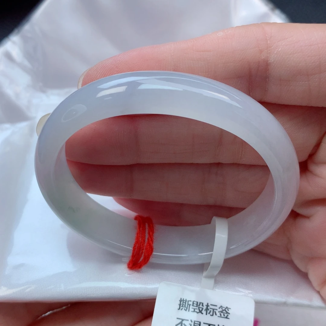 未镶嵌手镯翡翠51贵妃白冰飘绿冰胶润无纹裂有棉