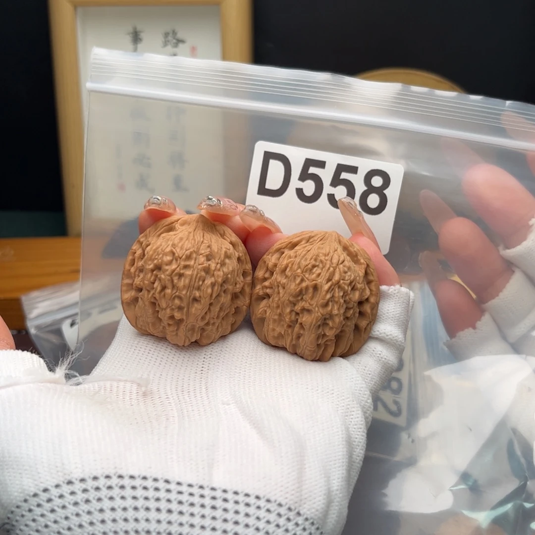 文玩核桃把件38左右绣球d558