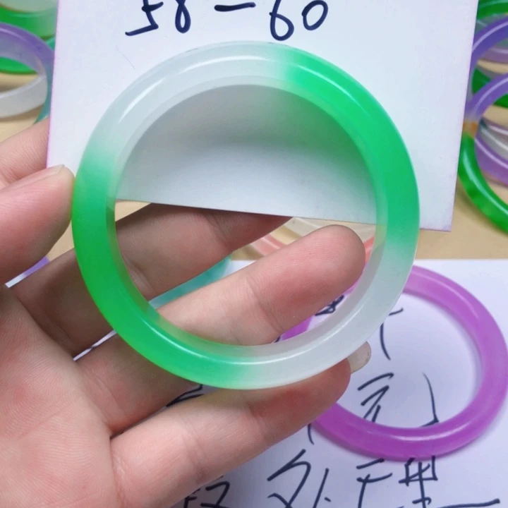 石英质玉（非洲翠）手镯合金