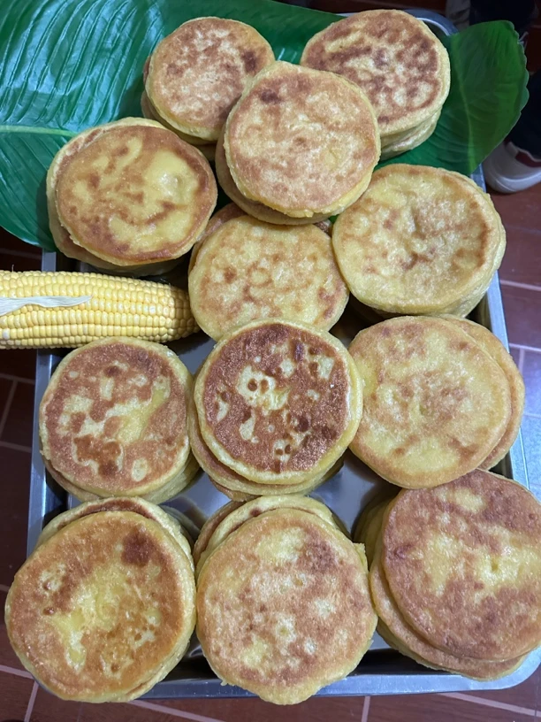 云南丘北壮家手工新鲜玉米粑粑