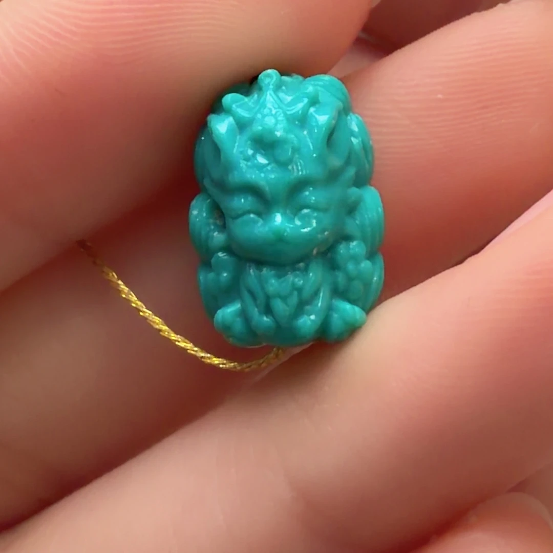 绿松石未镶嵌颈饰