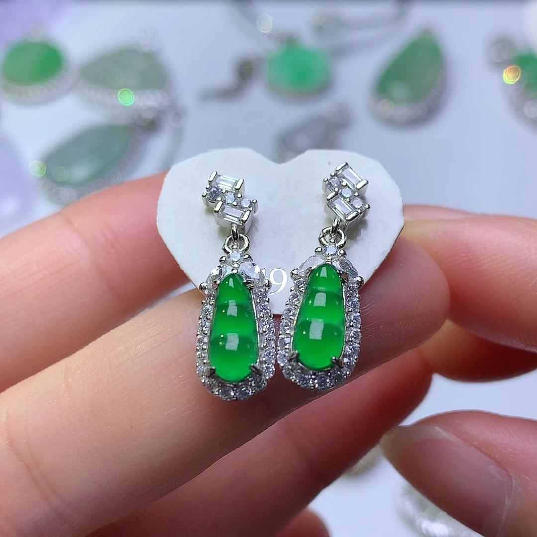 翡翠未镶嵌颈饰豆