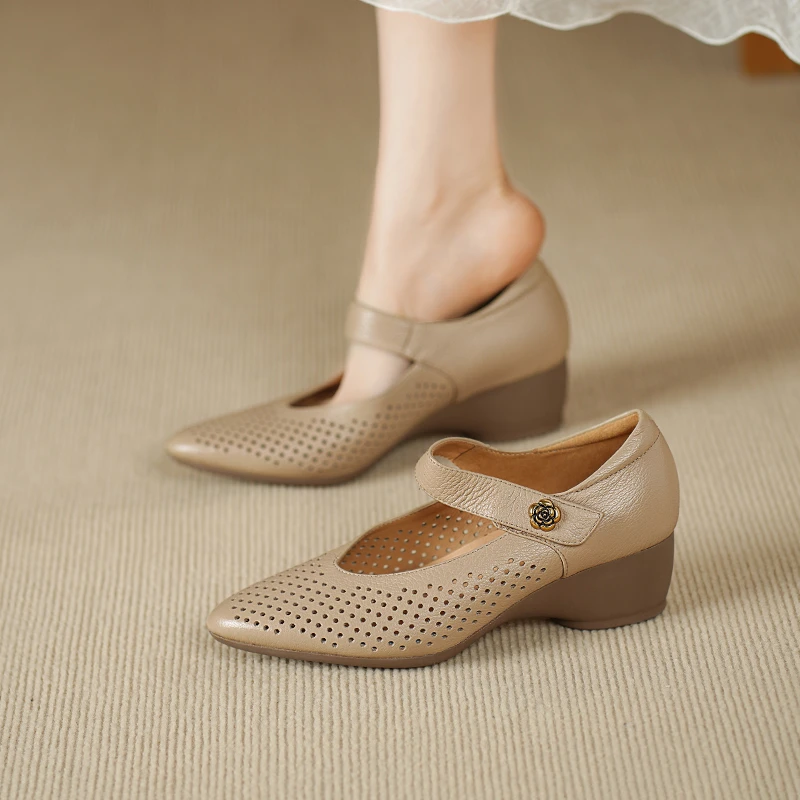 4.5cm法式镂空一字带奶奶鞋粗跟尖头洞洞单鞋春夏百搭复古风女鞋