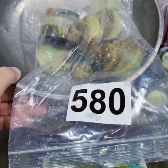 蛇纹石玉未镶嵌珠宝奇石