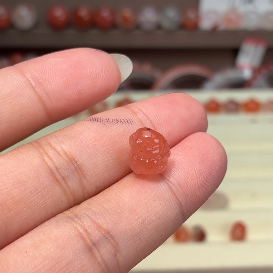 _***ﾟ南红玛瑙未镶嵌川料爱心兔（微瑕放漏）