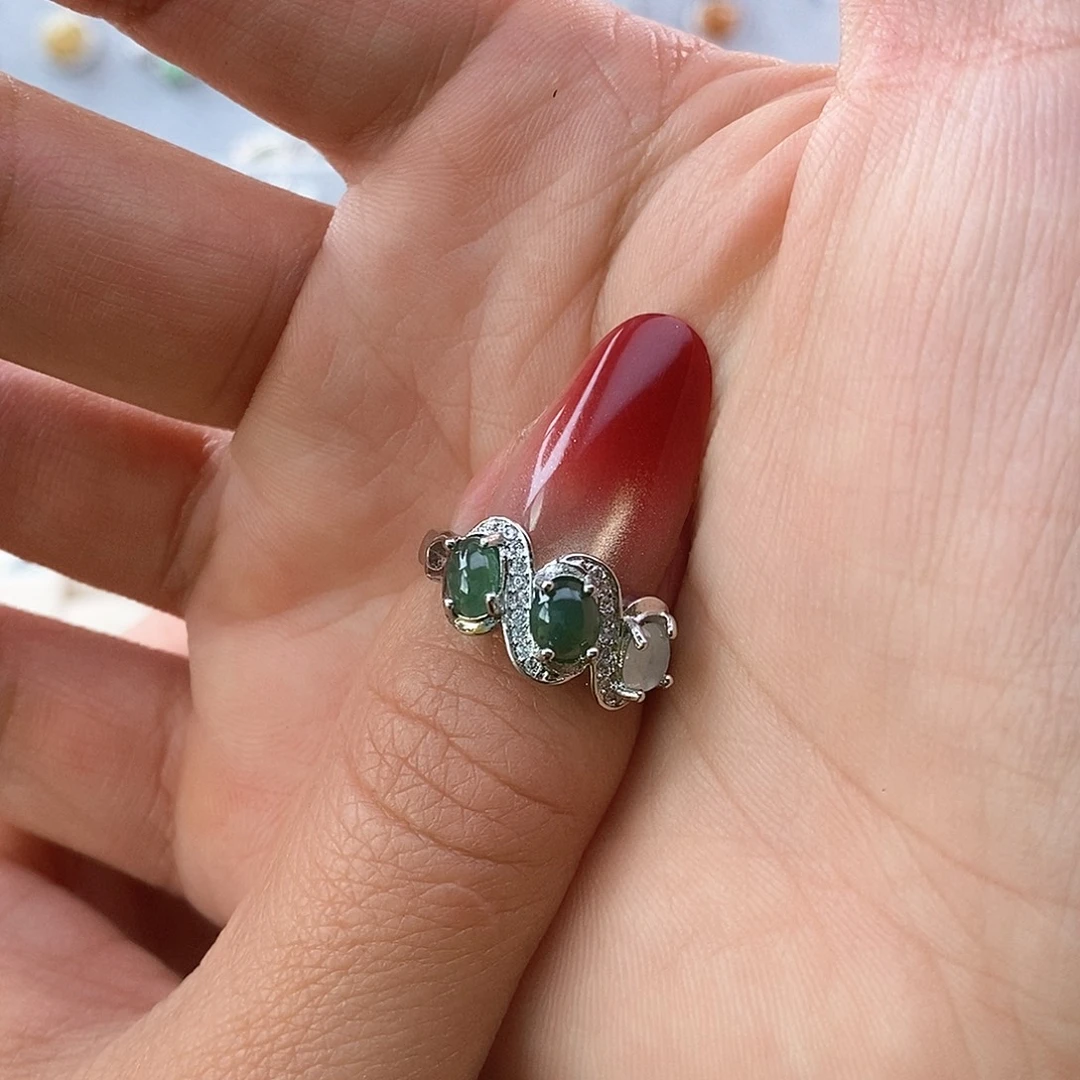 草****翡翠未镶嵌戒指缅甸