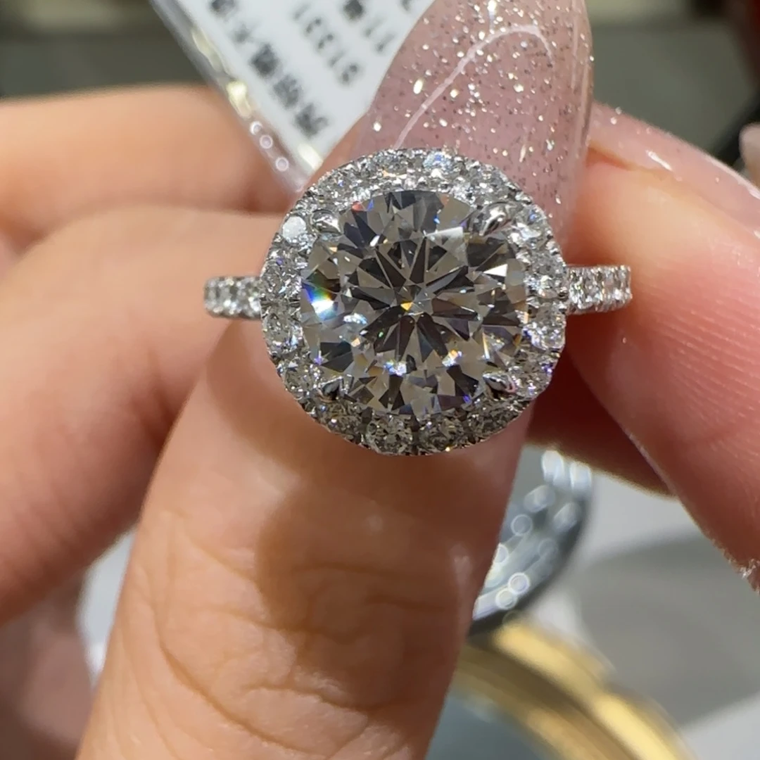 实验室培育钻石18K金镶嵌1.5卡圆包11圈孤品
