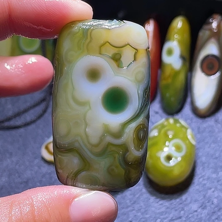 玛瑙/玉髓未镶嵌珠宝奇石