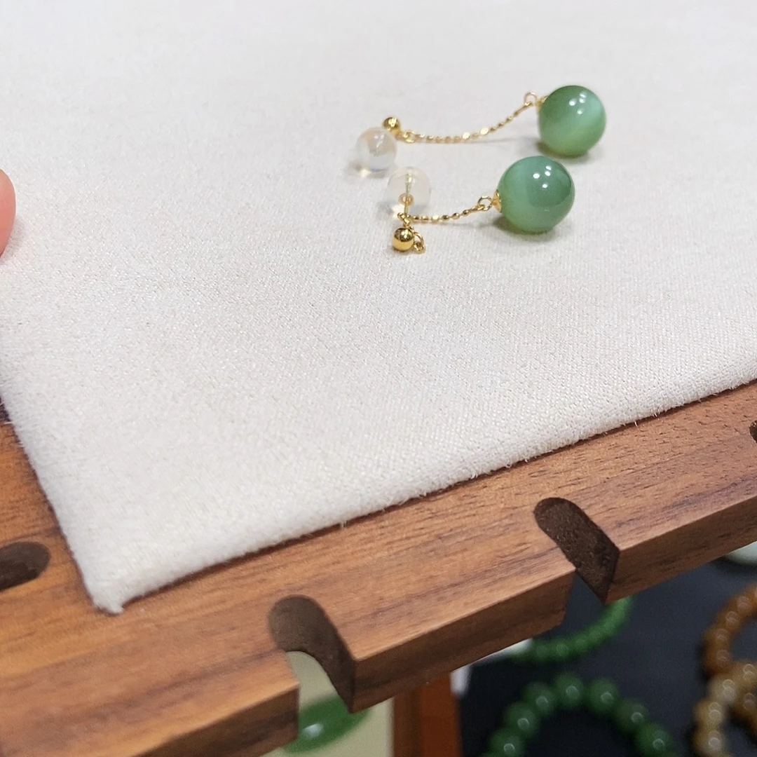 和田玉18K金镶嵌耳饰