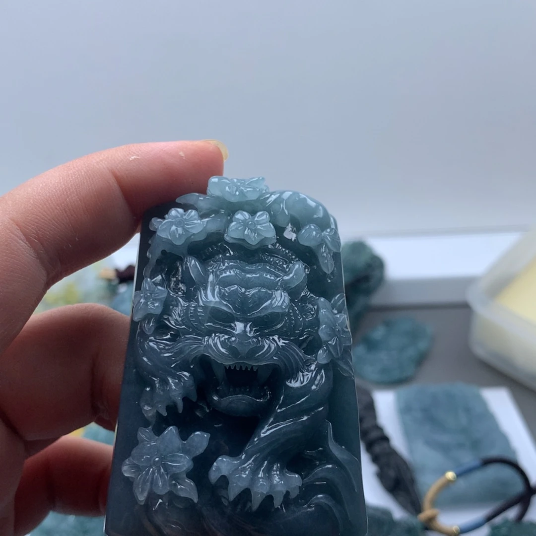 定制翡翠未镶嵌翡翠